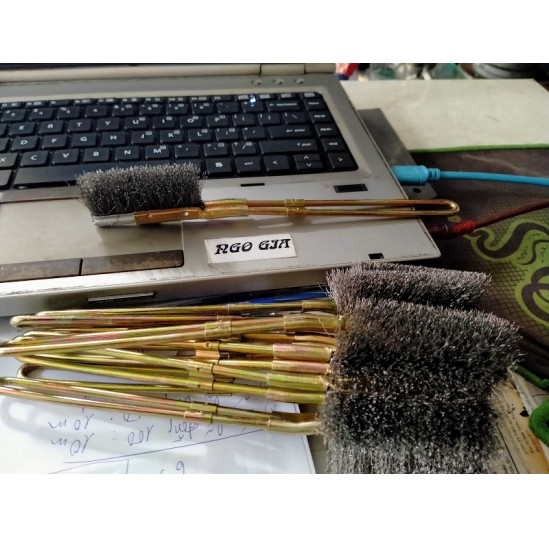 bàn chải sắt cán sắt